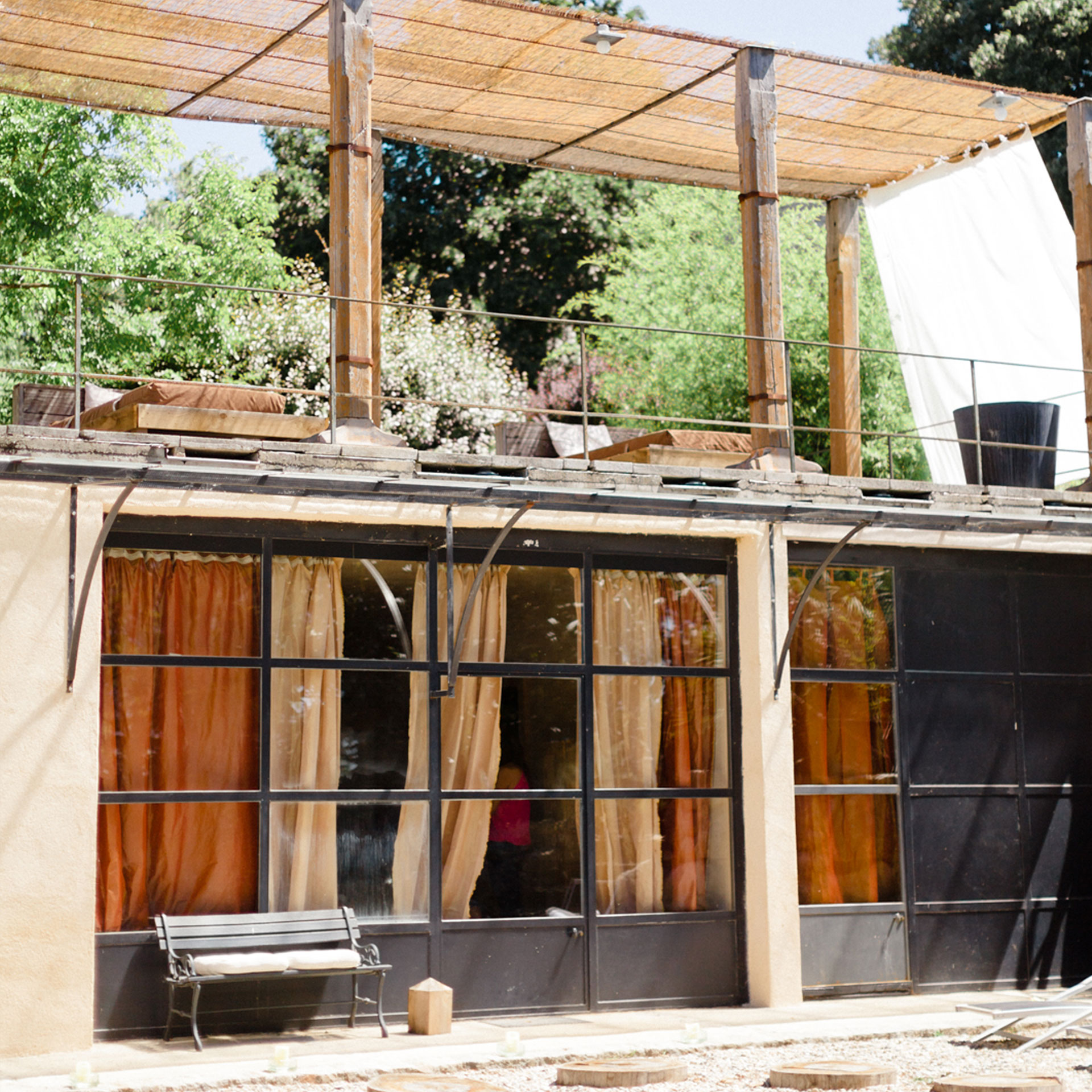 Entrée de la chambre avec terrasse rooftop pour des vacances décontractées