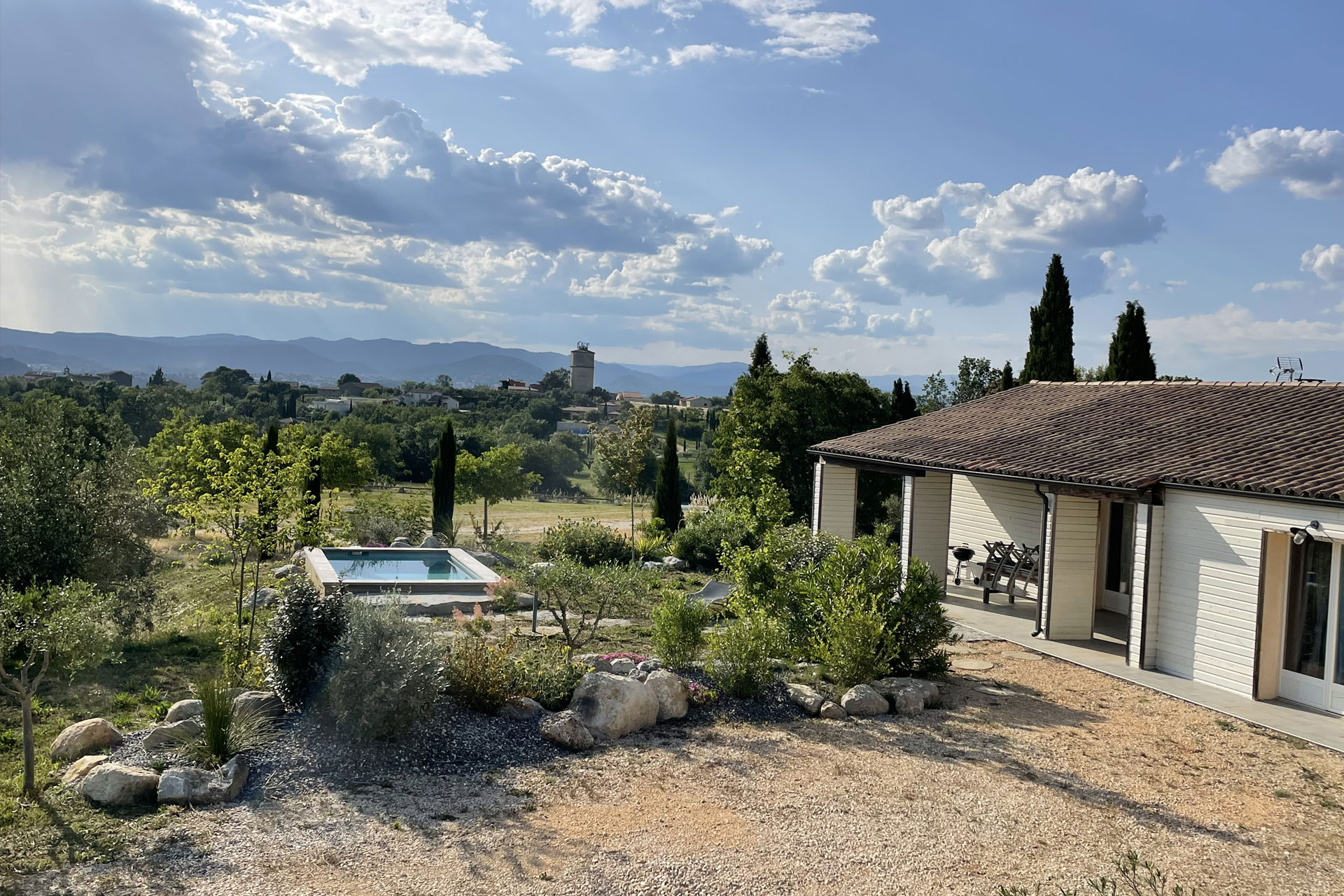 maison provence pisine avec belle vue sur le domaine pour un séjour calme