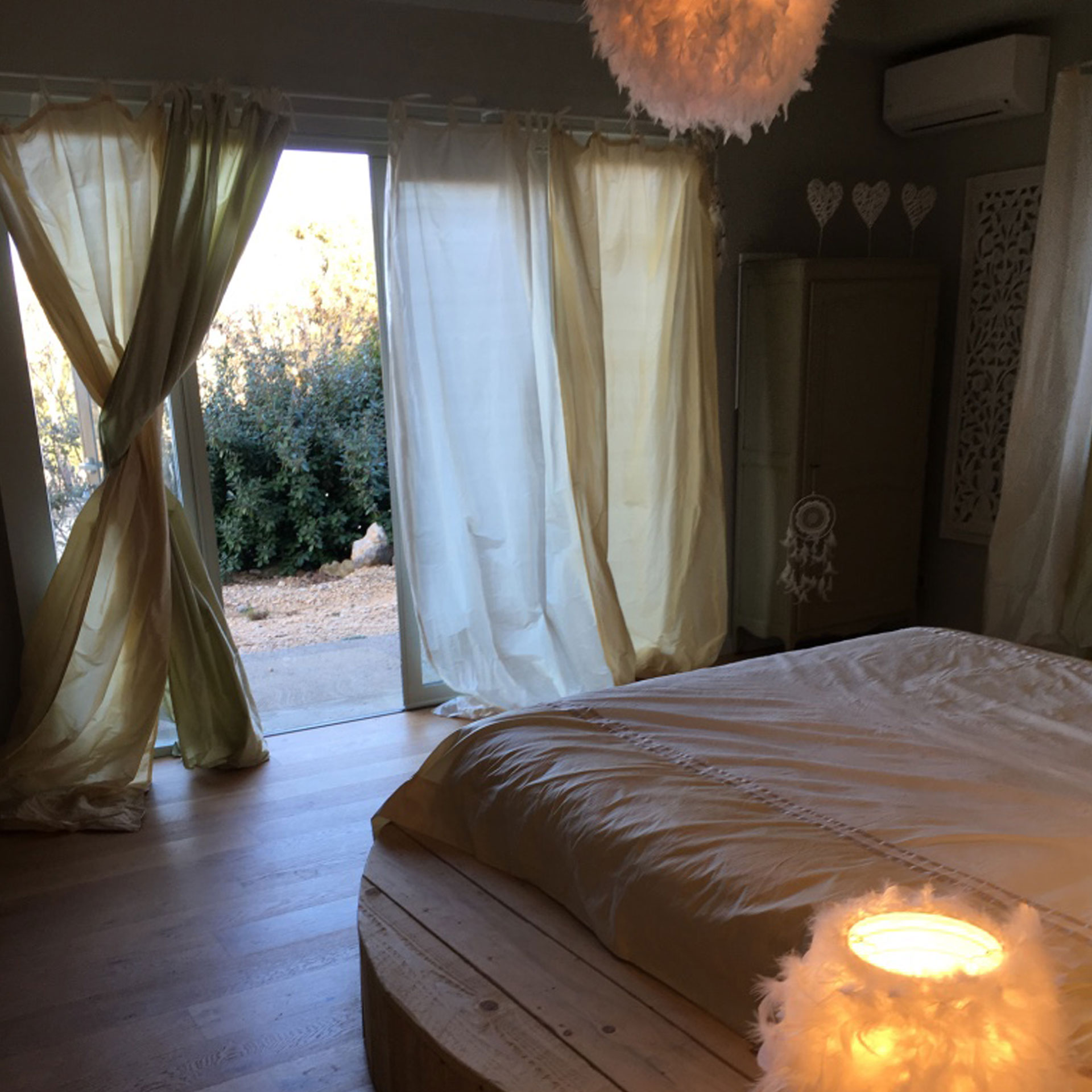 Chambre romantique pour week-end en amoureux en provence
